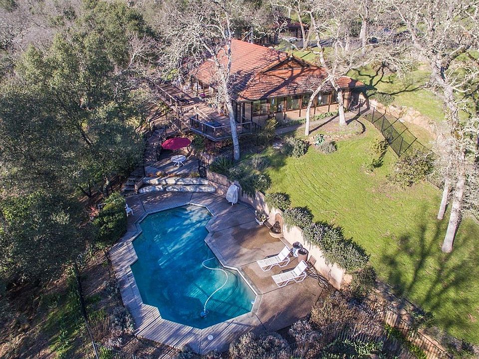 1st image of 5692 Valley Oaks Ct