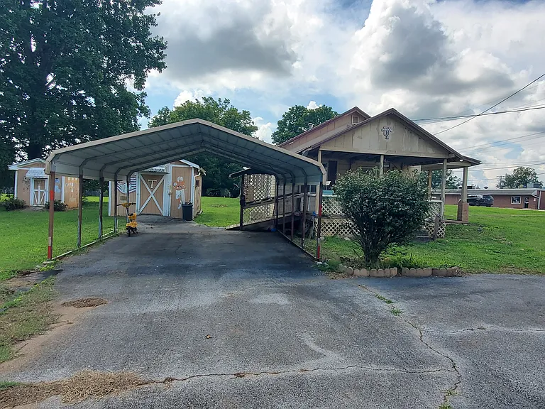 1001 W Main St — Photo 4