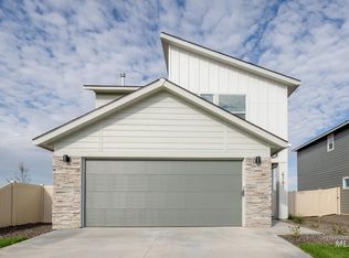 10573 W Tinder St, Star, ID 83669