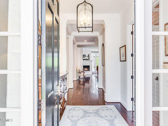 2nd image of 2460 Crombie Ct