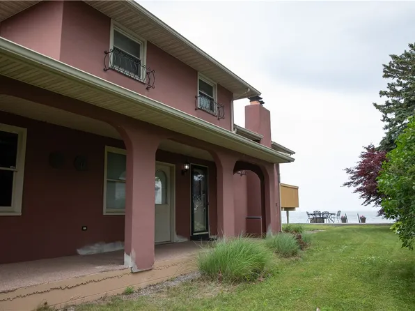 1602 Edgemere Dr, Rochester, NY 14612