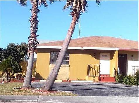 1st image of 1718 Barton Ct #1718