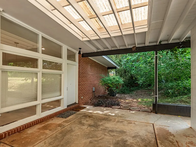 2703 Ashland St — Photo 16