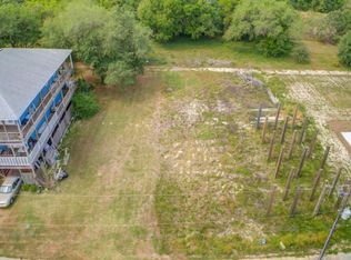 121 Clarence Ave, Pass Christian, MS 39571