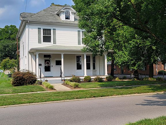 2nd image of 501 Roanoke Blvd