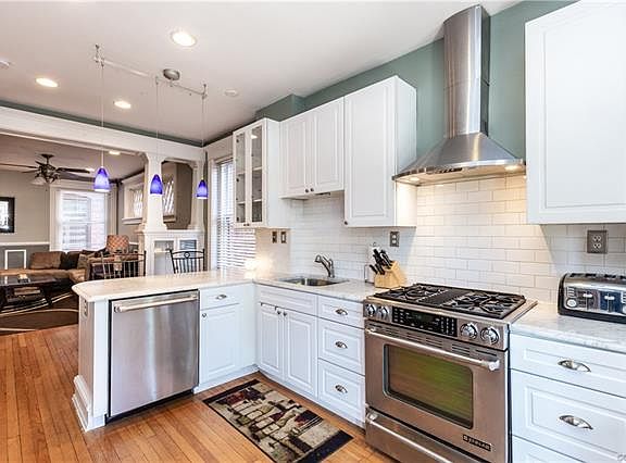 4th image of 2711 Grove Ave #U4
