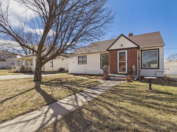 319 Broad St, Campbell, NE 68932