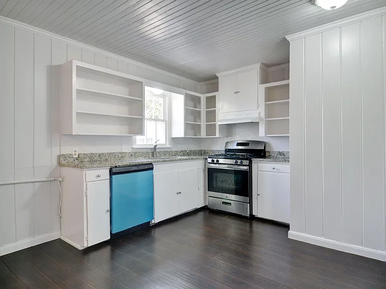 2409 Horne St — Photo 11