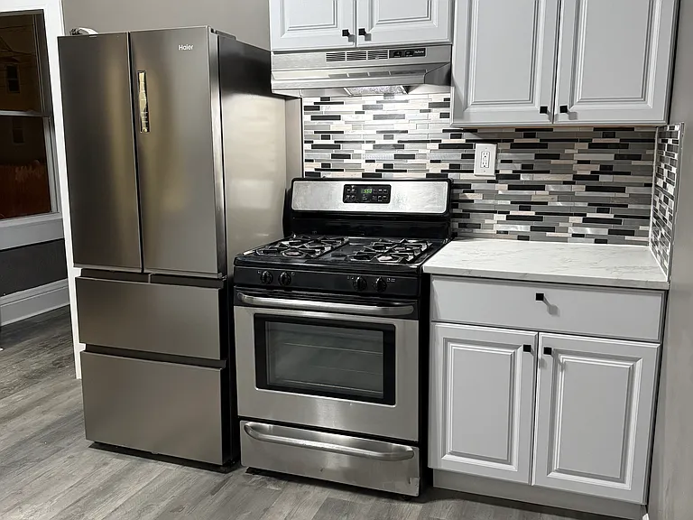 1009 George Pl #1F — Photo 1