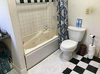 3rd image of 2540 Harriet Ave