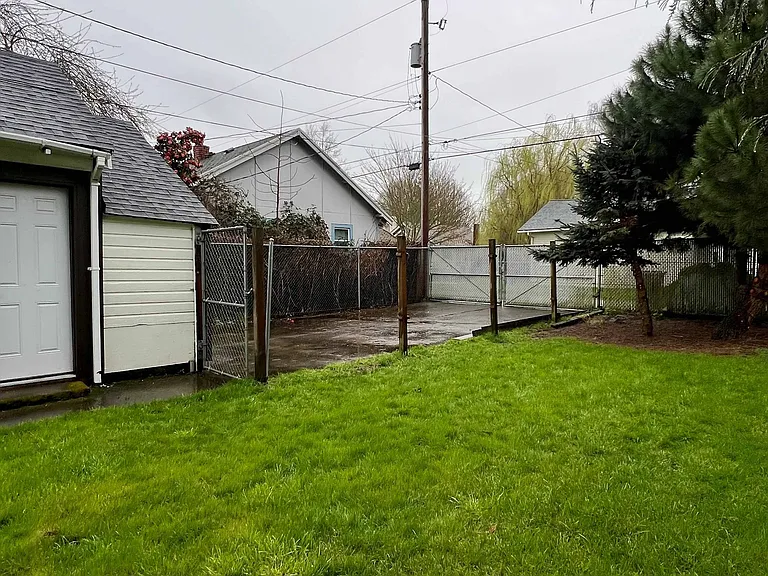 440 19th Ave — Photo 4
