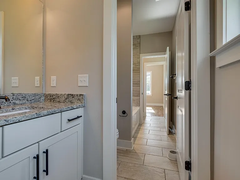 5514B Urbandale Ave — Photo 22