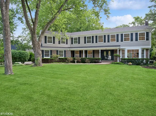 26 Berkshire Ln, Lincolnshire, IL 60069