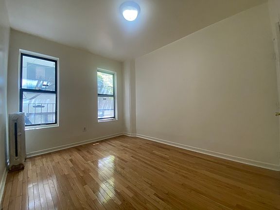 5th image of 15 Wadsworth Ave APT 3E