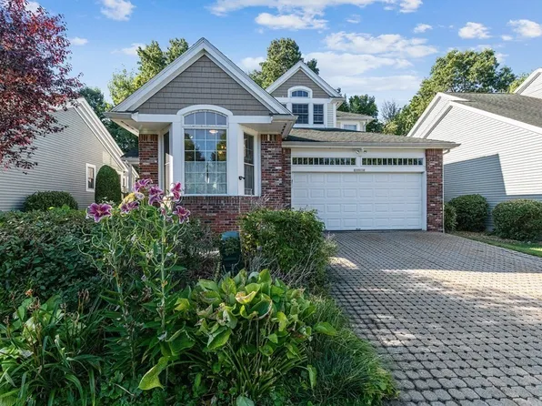 22 Riverwalk Ln, East Walpole, MA 02032