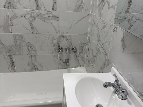 5th image of 332 E 53rd St APT 1H