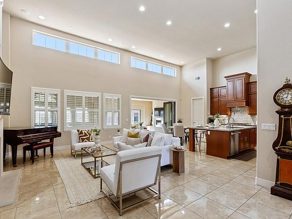 5th image of 73 Stonebrae Rd