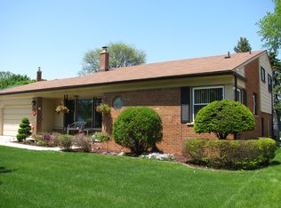29602 Ravine Dr, Livonia, MI 48152