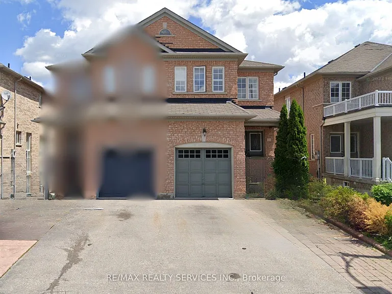 37 Riverplace Cres — Photo 1