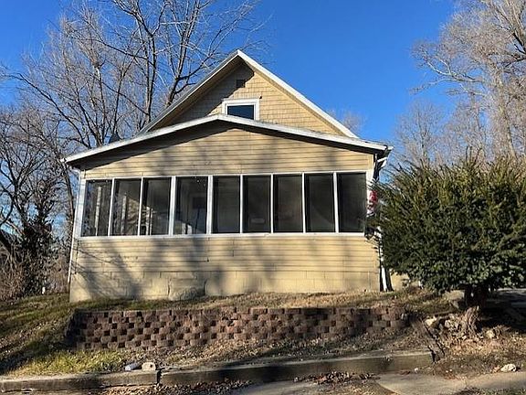 4th image of 2502 S 15th St