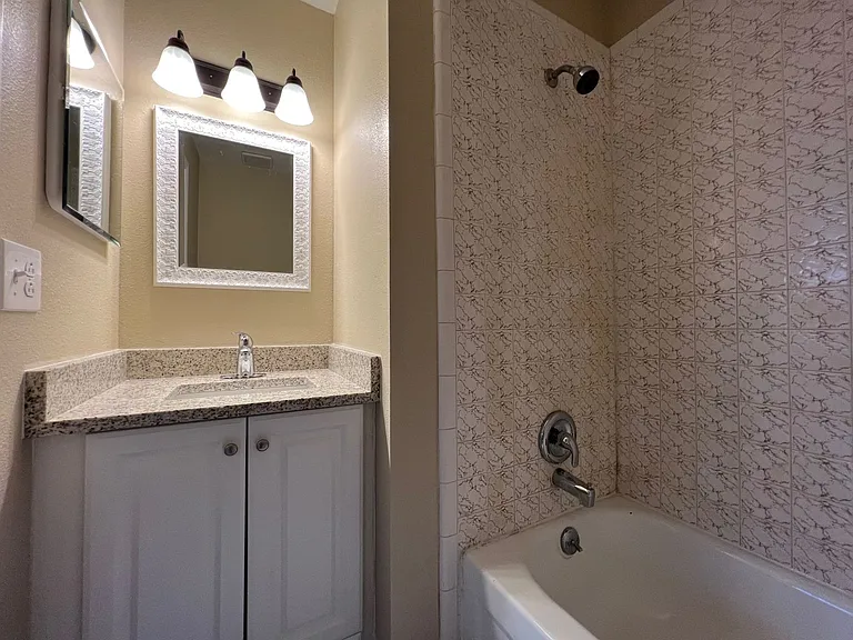 529 Hibiscus Way — Photo 25