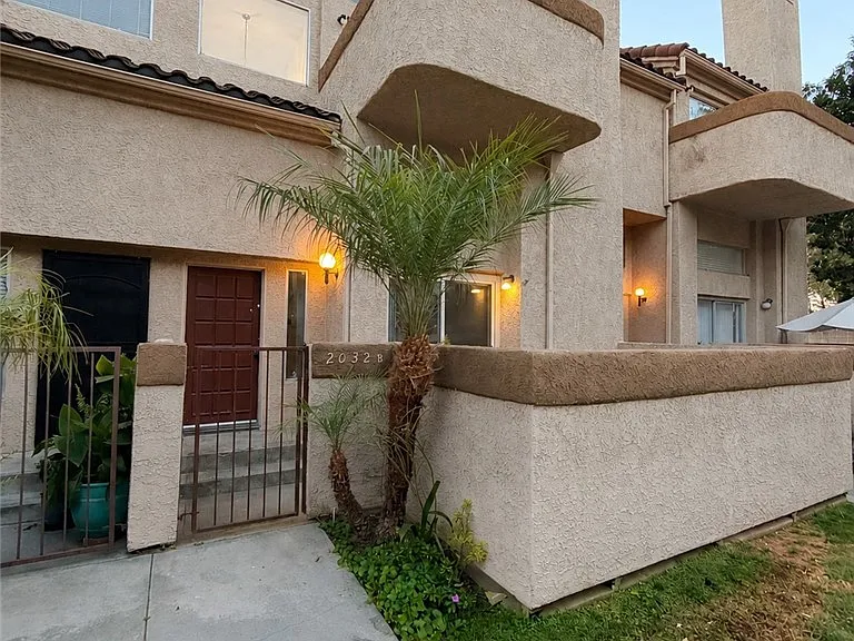 2032 S Bon View Ave #B — Photo 1