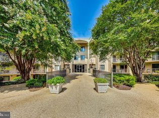 7425 Democracy Blvd APT 15, Bethesda, MD 20817