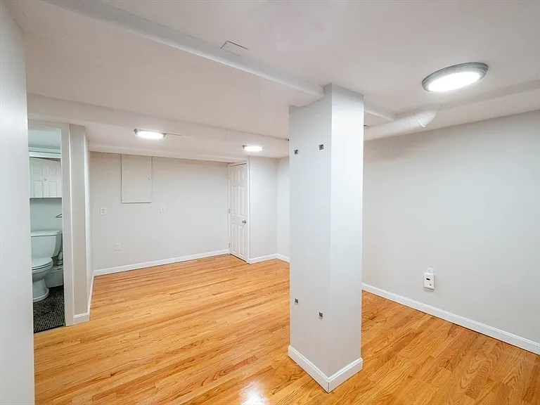 12 Adella Pl — Photo 38
