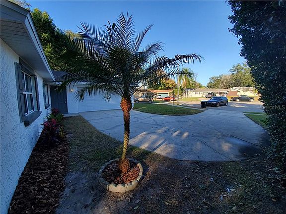 3rd image of 3330 Calumet Dr