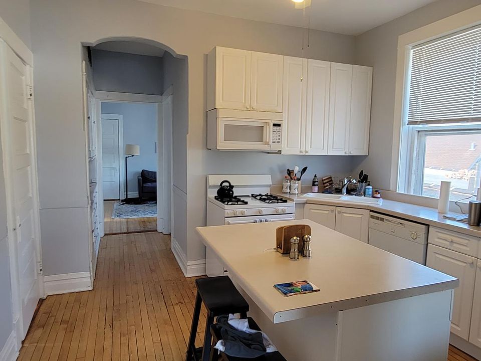 EAT IN KITCHEN WITH ISLAND, DISHWASHER, MICROWAVE