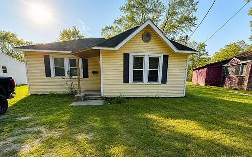 4325 Woodlawn St Photo 1