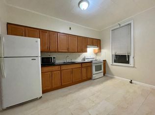 7130 69th St #2, Ridgewood, NY 11385