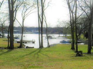 186 Cherokee Rd, Hendersonville, TN 37075