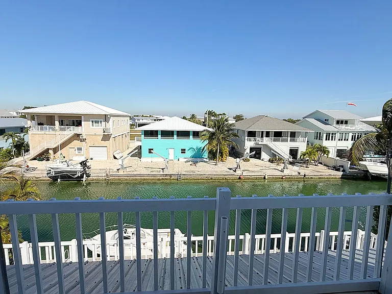 595 Caribbean Dr E — Photo 39