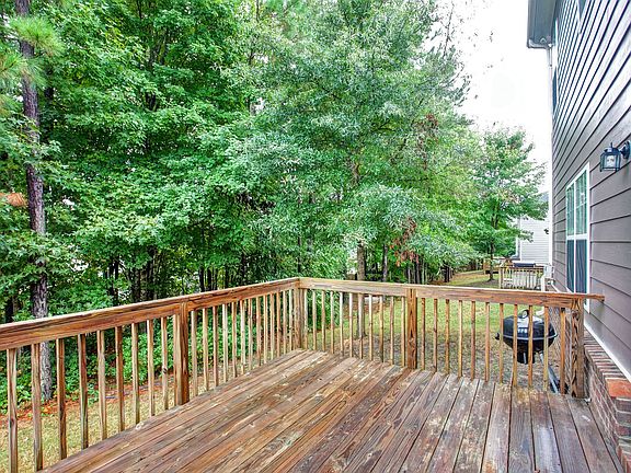 2nd image of 108 Lacuna Woods Ln