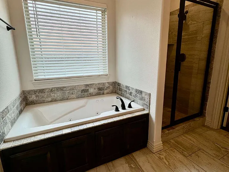 1300 Hickory St — Photo 14