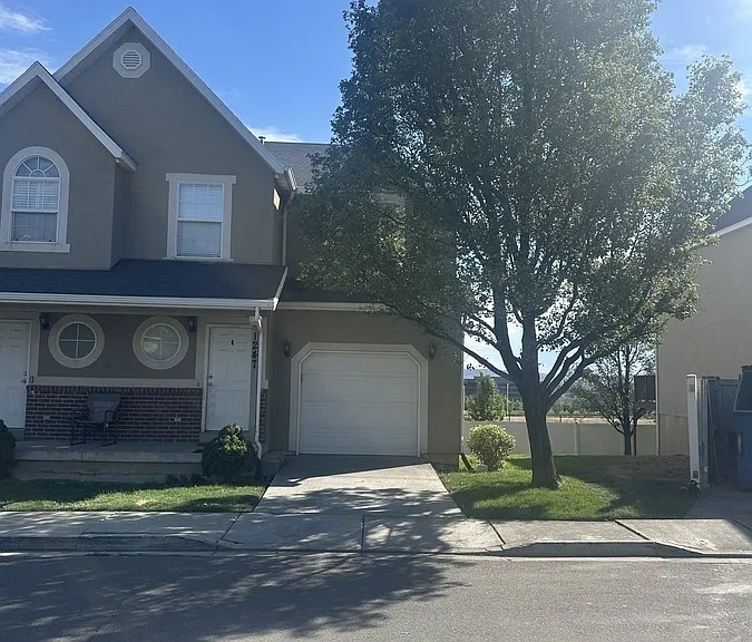 1247 W Bridalwood Loop — Photo 2