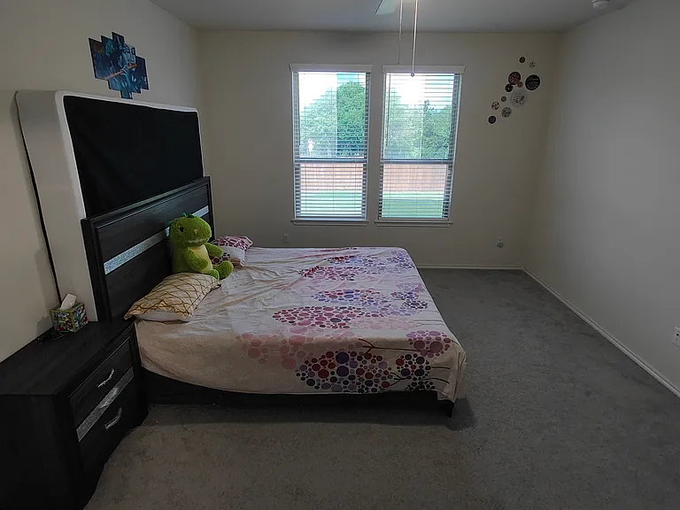 1st floor Master bedroom