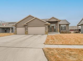 5504 S Solono Ave, Sioux Falls, SD 57108