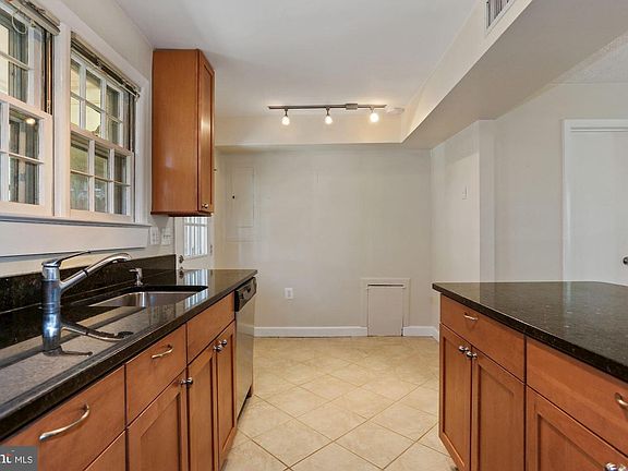 4th image of 150 S Virginia Ave #34