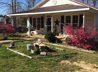 556 Locke Rd, Selmer, TN 38375