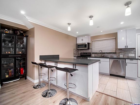 5th image of 429 E Providencia Ave APT E