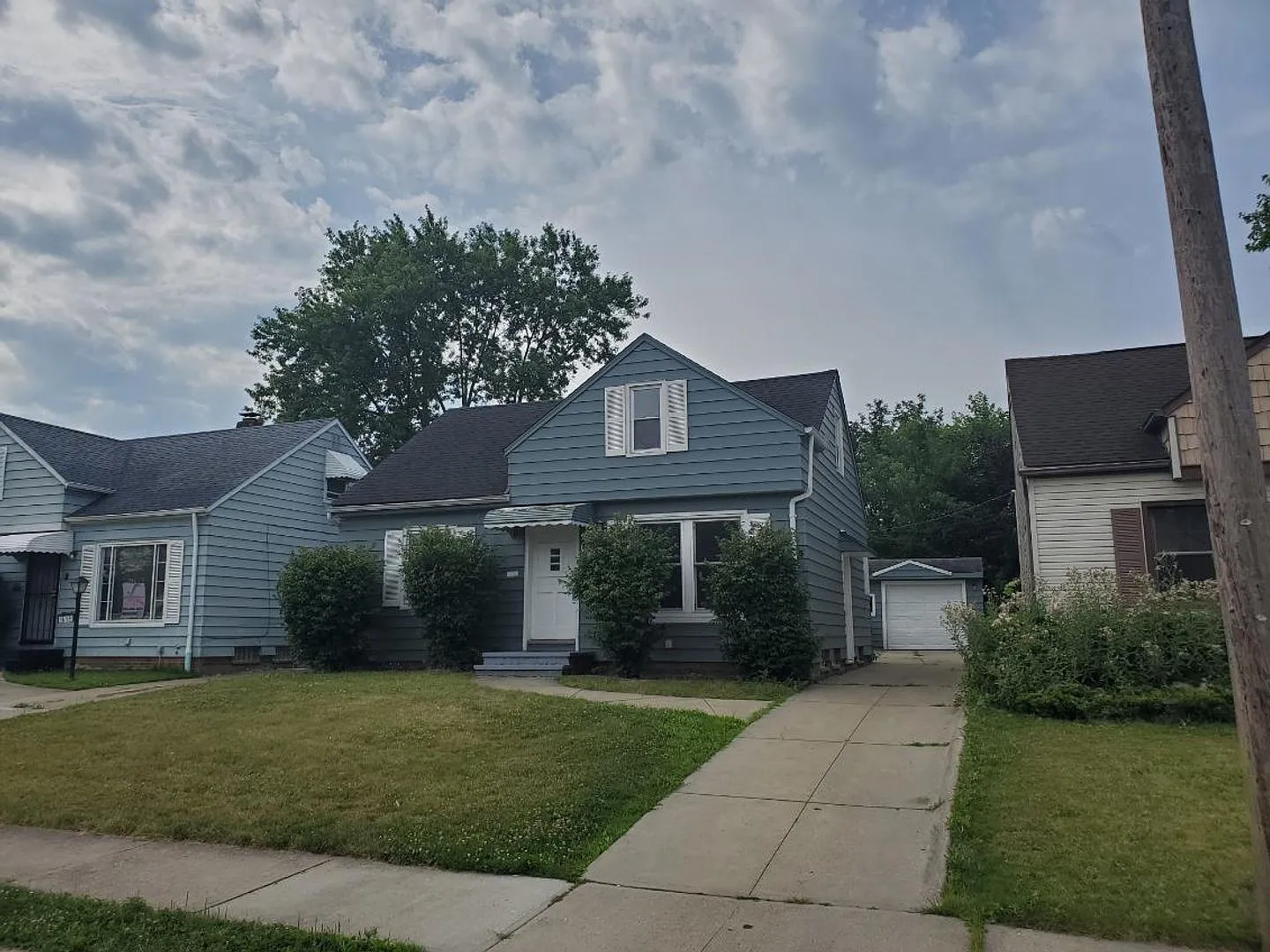 Charming 2-Bedroom Single Family Property in Prime Location — Photo 4
