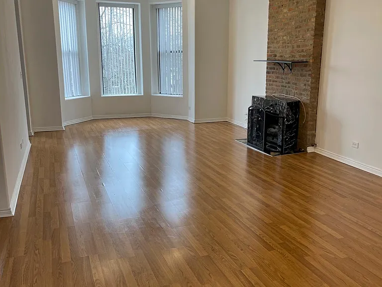 2200 W Monroe St #3 — Photo 2
