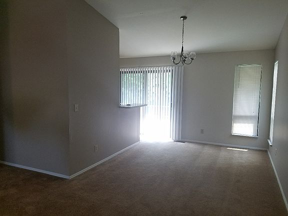 4th image of 1261 Firethorne Dr
