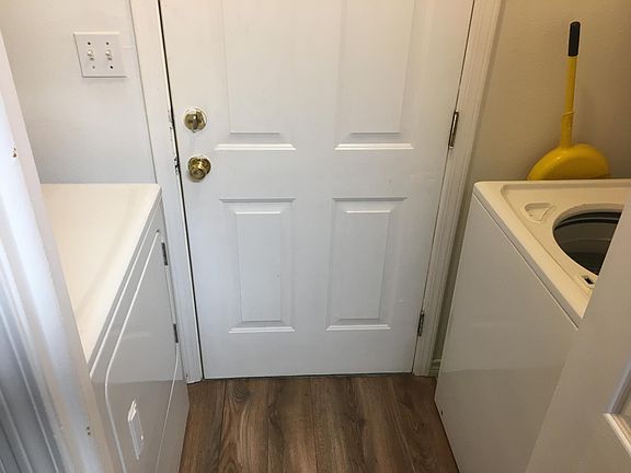 Utility closet, washer and dryer negotiable