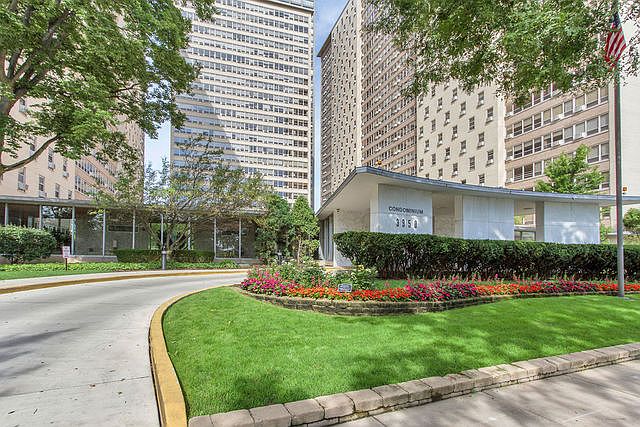 1st image of 3950 N Lake Shore Dr APT 320