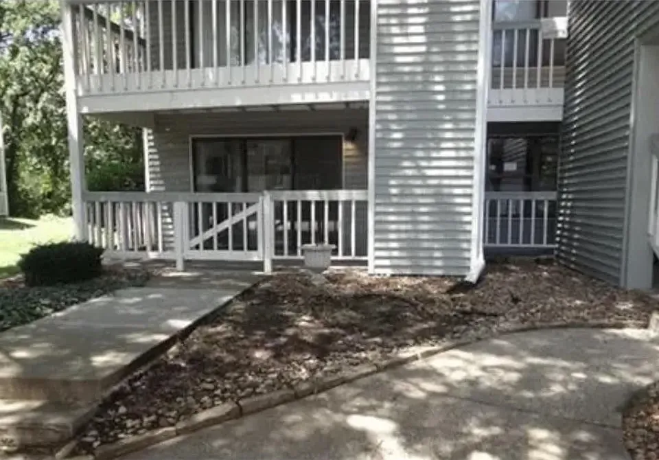 8822 W 106th Ter