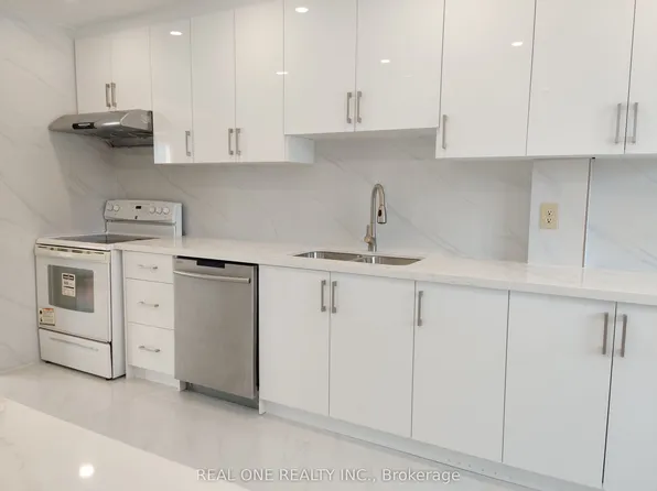 646 Village Pkwy #50, Markham, ON L3R 2S7