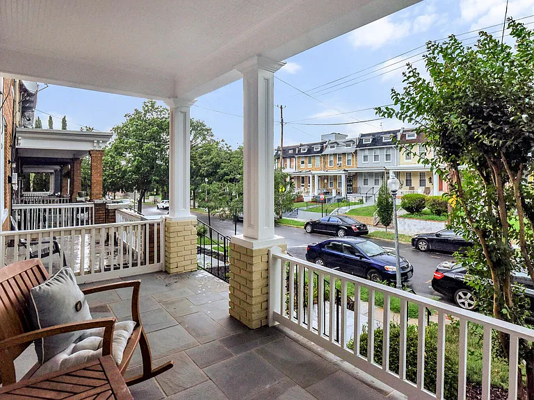 821 Madison St NW — Photo 7